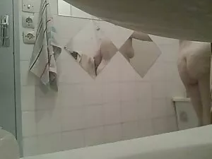 Aiko Hirose in fishn ...