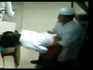 Busty Pattaya schwar ...