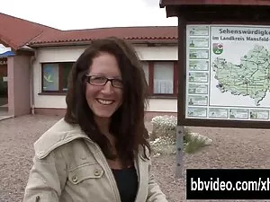 Saftig junger Mann p ...