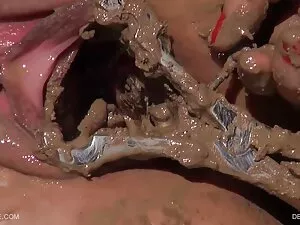 Cute anal Mädchen in ...