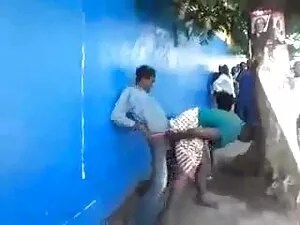 Vollbusige Milf Gibt ...