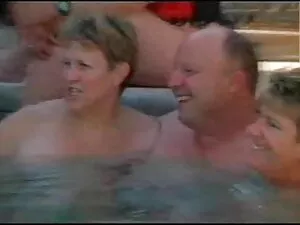 Vollbusige Schwanger ...